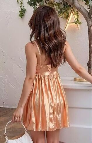 فساتين قصيرة من الساتان لحفلات العودة للوطن للمراهقين بأشرطة سباغيتي مطوي على شكل حرف A in Kuwait