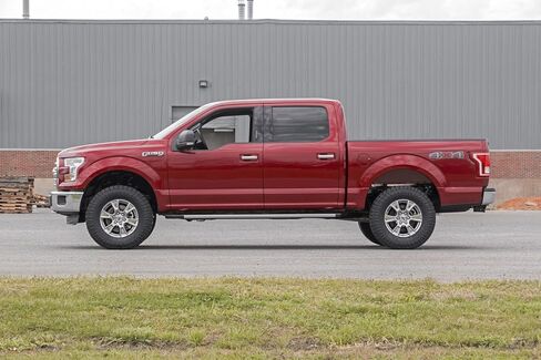 مجموعة تسوية Rough Country 2 بوصة مع دعامات N3 لـ 2014-2020 Ford F-150 4WD - 50006 in Saudi Arabia
