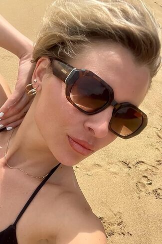 نظارات شمسية نسائية مخملية طراز Nina in Tortoise - حماية 100% من الأشعة فوق البنفسجية - مصممة للنساء - مصممة في الولايات المتحدة الأمريكية، مقاس متوسط in Saudi Arabia
