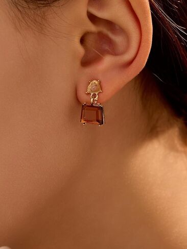 1 Pair Gold Drop Earrings for Women, Fashion Jewelry Accessories, Trendy Gold Plated Dangle Earrings, Stylish Women's Jewelry for Special Occasions in Saudi Arabia