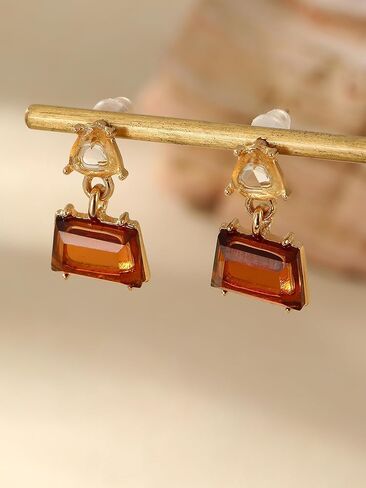 1 Pair Gold Drop Earrings for Women, Fashion Jewelry Accessories, Trendy Gold Plated Dangle Earrings, Stylish Women's Jewelry for Special Occasions in Saudi Arabia