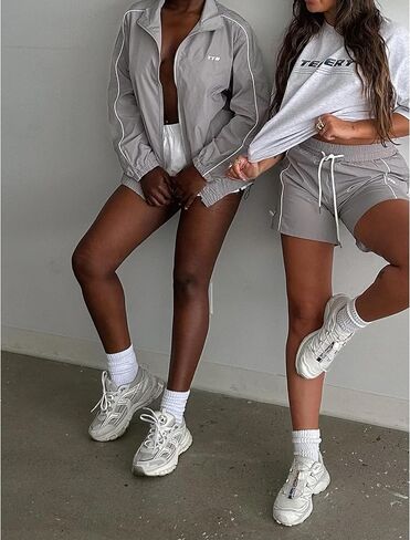 جوارب Scrunch Crew للسيدات مكونة من 3 قطع من جوارب البيلاتس الصلبة ذات الرقبة الطويلة والمضلعة المريحة للنساء (5-11) in Saudi Arabia