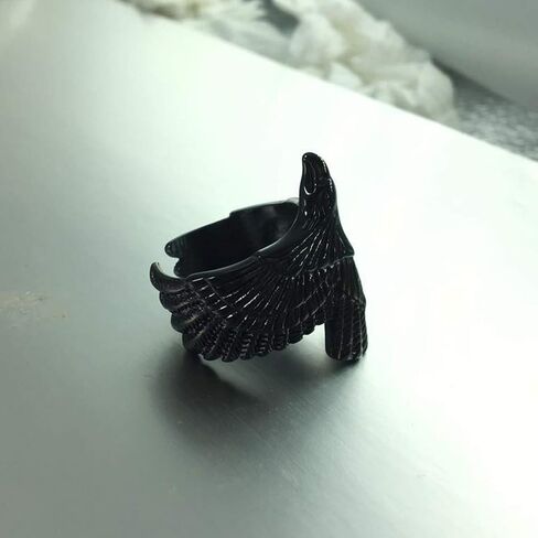خاتم رجالي من الفولاذ المقاوم للصدأ على شكل نسر الصقر Skyhawk Sculpture Biker Band باللون الفضي والذهبي in Kuwait