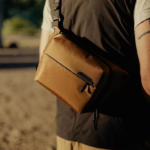 Peak Design Everyday Sling 6L Coyote Sling أو حمل الكتف (BEDS-6-CY-3) in Saudi Arabia