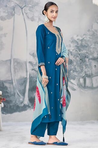 طقم كورتا وبنطلون هندي مطرز بالحرير العرقي للنساء من DREAMANGEL FASHION مع وشاح in Kuwait