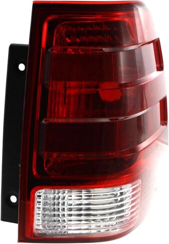 Garage-Pro Tail Light Rear Lights For Ford Expedition 2003-2006 Halogen Passenger Side FO2801166, Tail Lights in Saudi Arabia