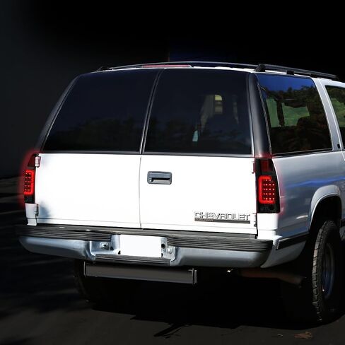 مصابيح خلفية LED من سلسلة السيارات متوافقة مع 1988-2000 Chevy Tahoe Blazer GMC Yukon Suburban C/K Pickup، مصابيح الفرامل العكسية مع شريط LED C-Tube، جانب السائق والراكب، عدسات مدخنة من الكروم in Saudi Arabia