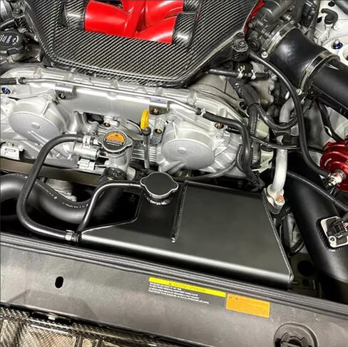 خزان خزان تجاوز مبرد محرك الألومنيوم متوافق مع GTR R35 GT-R35 GT-R50 T-SPEC VR38DETT GT-R غطاء مشعاع السيارة خزان مياه التبريد 2008-2022 (أسود) in Kuwait