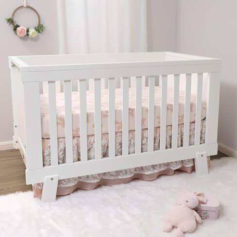 طقم سرير أطفال مكون من 4 قطع من The Peanutshell للفتيات - طقم سرير أطفال لحديثي الولادة والرضع والأطفال الصغار ديكور مع ملاءتي سرير أطفال وكشكشة من الغبار ولحاف سرير الأطفال - غريس in Kuwait