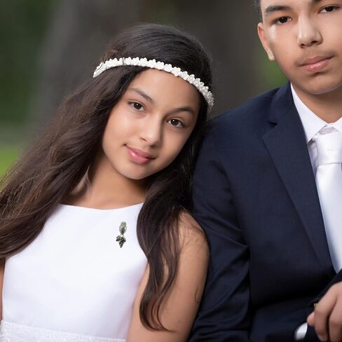 First Communion Lapel Pin on Prayer Card, 3 Inch in Saudi Arabia