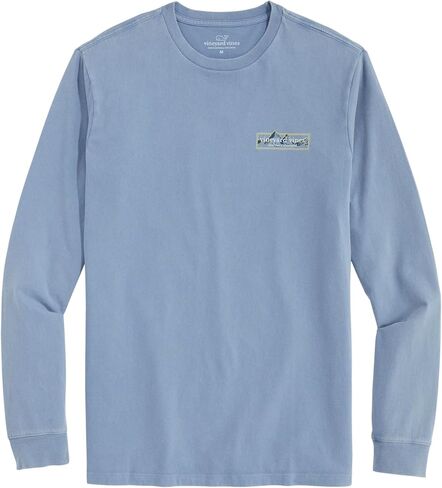 تي شيرت رجالي بأكمام طويلة يحمل شعار Drift Dye Mountain Logo Box من Vineyard Vines in Saudi Arabia