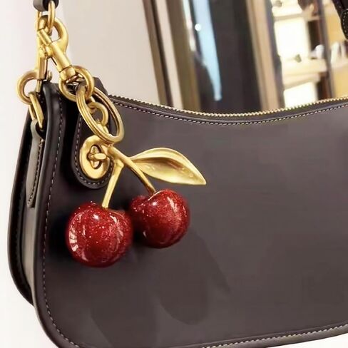 Cute Strawberry Keychain for Women,Kawaii Bag Charm with Daisy,Purse Accessories for Girls Backpack,Car Keys,Bag in Saudi Arabia