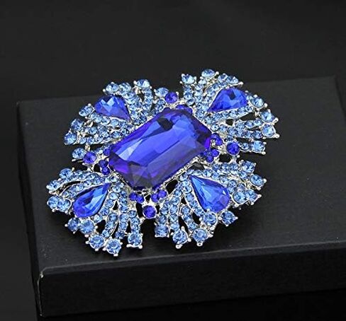 Vintage Brooch Pin Rhinestone CZ Flower Lapel Pins Christmas Brooch Corsage Badge Pin Elegant Dress Clothing Hat Bag Accessories Jewerly for Women Teen Girls in Saudi Arabia