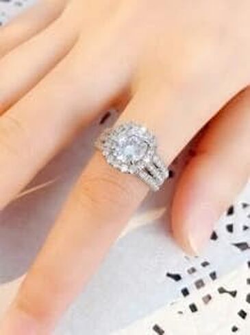 Luxury Engagement Wedding Rings for Women Fashion Shiny Sophisticated Zirconia-Embedded Jewelry for Birthday Valentine's Day Wedding Special Occasions in Saudi Arabia