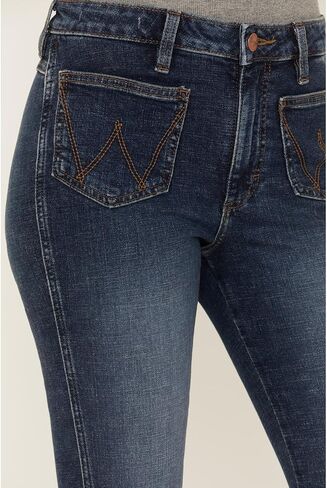 بنطلون جينز فيكتوريا نسائي من Wrangler مقاس متوسط ​​وواسع الارتفاع وجيب واسع - 112321422، 28 عرض × 36 طول in Saudi Arabia