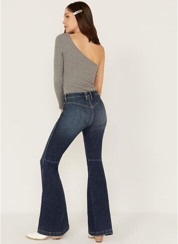 بنطلون جينز فيكتوريا نسائي من Wrangler مقاس متوسط ​​وواسع الارتفاع وجيب واسع - 112321422، 28 عرض × 36 طول in Saudi Arabia