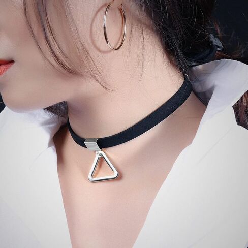Triangle Black Velvet Lace Choker Necklace for Women,Halloween Cosplay Jewelry,Goth Jewelry Gifts in Saudi Arabia