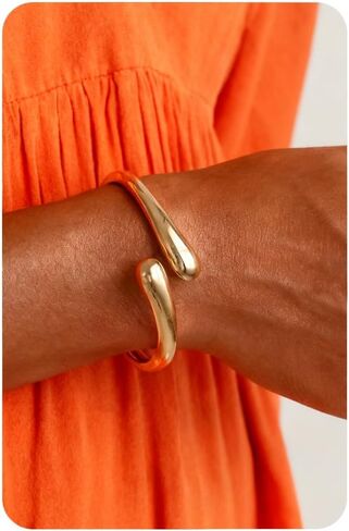Magitaco Chunky 14K Gold Plated Bangles for Women, Thick Cuff Bracelet for Women, Trendy Stackable Bangle Bracelets, Women's Fashion Jewelry in Saudi Arabia
