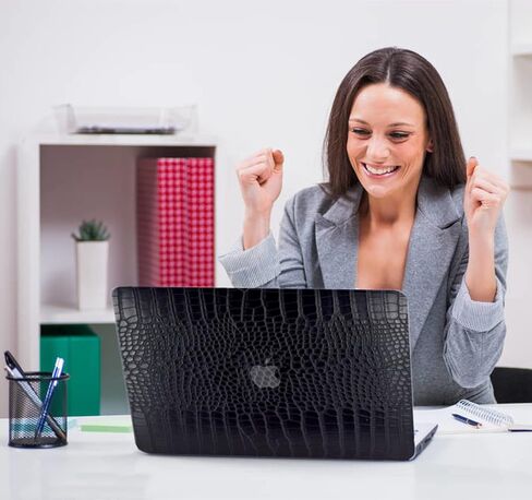 حافظة KEROM متوافقة مع جهاز MacBook Air 13 بوصة 2022-2018 M1 A2337 A2179 A1932، حافظة تمساح لجهاز MacBook Air M1، حافظة صلبة من جلد التمساح بطباعة تمساح وغطاء لوحة مفاتيح، أسود in Kuwait