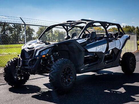 SuperATV Deluxe Turn Signal Kit For Can-Am Maverick X3 With Dash-Mounted Turn Signal Rocker Switch - Plug And Play For Easy Installation in Saudi Arabia