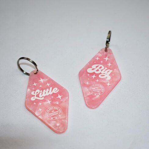 Sorority Shop "LITTLE - Vintage Motel Keychain - Pink in Saudi Arabia