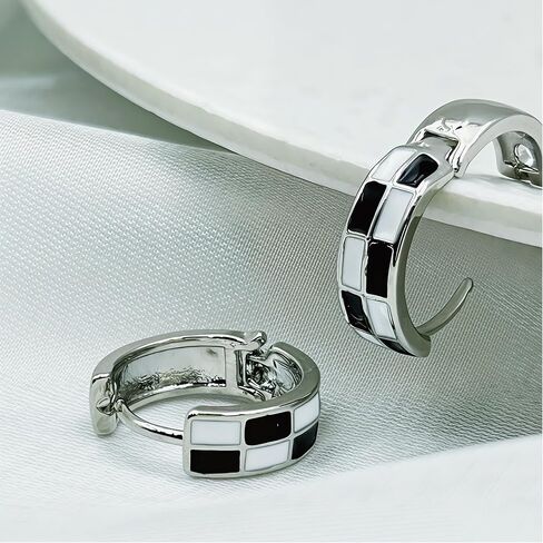 Checkered Earrings for Women Black And White Checkered Earrings Small Hoop Huggie Hypoallergenic Earring Trendy Hoop Earring Jewelry for Women in Kuwait