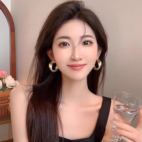Chunky Gold Earrings Geometric Round Interweave Large Hoop Earrings Hypoallergenic Twisted Hoop Earrings Vintage Earrings Simple Fashion Jewelry Accessories for Women in Saudi Arabia