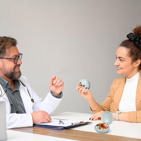 علبة حبوب منع الحمل للسفر، صندوق حبوب صغير مكون من 4 أقسام، حافظة طبية صغيرة محمولة، منظم فيتامين لطيف للسفر في المحفظة in Saudi Arabia