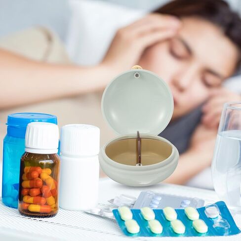 علبة حبوب منع الحمل للسفر، صندوق حبوب صغير مكون من 4 أقسام، حافظة طبية صغيرة محمولة، منظم فيتامين لطيف للسفر في المحفظة in Saudi Arabia