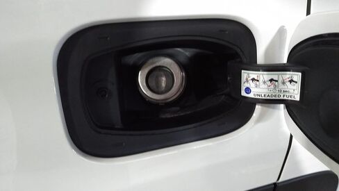 Capless Fuel Port Dust Cover – Compatible with Dodge, Ram & Chrysler Vehicles – Protects Capless Gas Systems from Dirt, Dust & Moisture (Made in U.S.A.) in Saudi Arabia