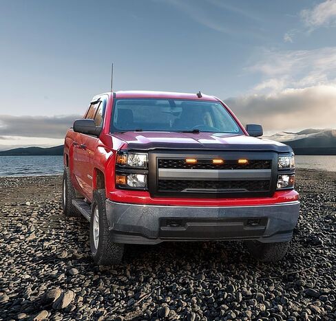 IKON MOTORSPORTS, Grille Compatible With 2014-2015 Chevrolet Silverado 1500, Matte Black Front Bumper Hood Mesh Grill with Amber Signal Light in Saudi Arabia