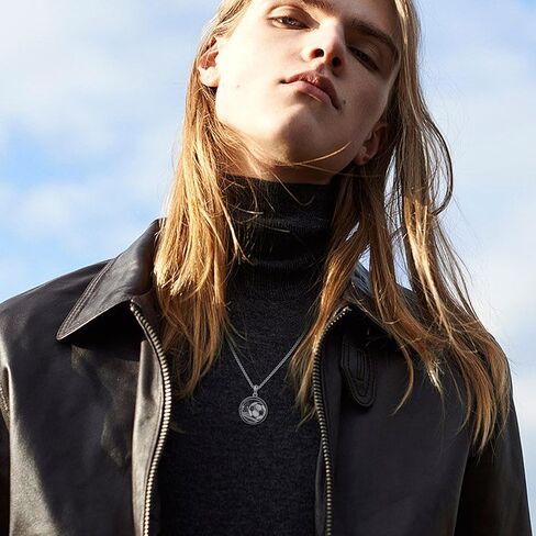 قلادة كرة القدم VENACOLY من الفضة الإسترلينية عيار 925 لكرة القدم قلادة رياضية لكرة القدم هدية للرجال in Kuwait