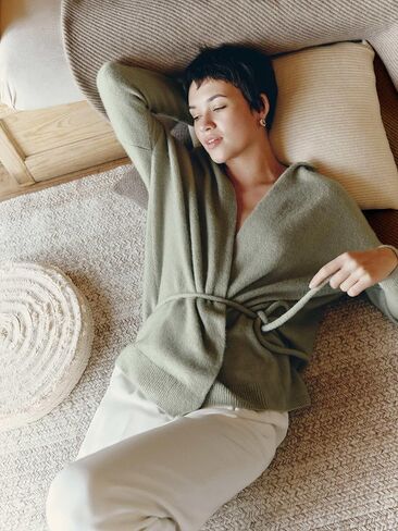 LilySilk Cashmere Silk Blended Lounge Wrap Cardigan for Women Relaxed Fit Wrap Front Coat for Autumn Winter Loungewear in Saudi Arabia