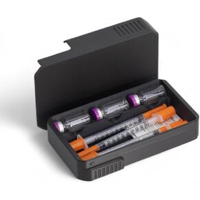 حقيبة سفر صغيرة الحجم سعة 3 مل للببتيدات وقوارير GLP-1 - تناسب قوارير ومحاقن (حتى 130 مم) ووسادات تحضير الكحول بحجم 3 مل - صنع في الولايات المتحدة الأمريكية in Kuwait