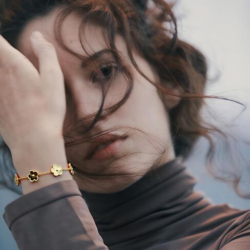 18K مطلية بالذهب أربع أوراق البرسيم سوار للنساء الذهب سوار القرط مجموعة مجوهرات أساور قابل للتعديل الذهب / أبيض / أسود / أحمر / أخضر زهرة ليف لينك أساور محظوظة مجوهرات هدايا للنساء in Kuwait