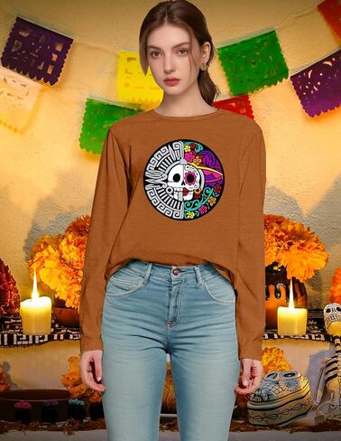 قميص نسائي من Dia De Los Muertos تيشيرتات يوم الموتى تيشيرتات ذات هيكل عظمي جرافيك تي شيرت مكسيكي بأكمام طويلة ملابس الهالوين in Kuwait