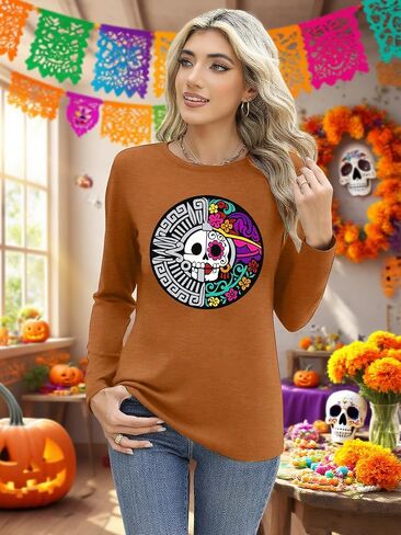 قميص نسائي من Dia De Los Muertos تيشيرتات يوم الموتى تيشيرتات ذات هيكل عظمي جرافيك تي شيرت مكسيكي بأكمام طويلة ملابس الهالوين in Kuwait