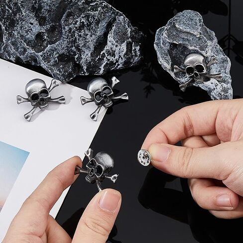 SUPERFINDINGS 4 قطع بروش جمجمة قوطية نمط فاسق هيكل عظمي بروش جمجمة وعظمتين متقاطعتين هيكل عظمي بروش سبيكة جمجمة شارة دبوس أزياء الهالوين ديكور للرجال والنساء معطف من القماش in Saudi Arabia
