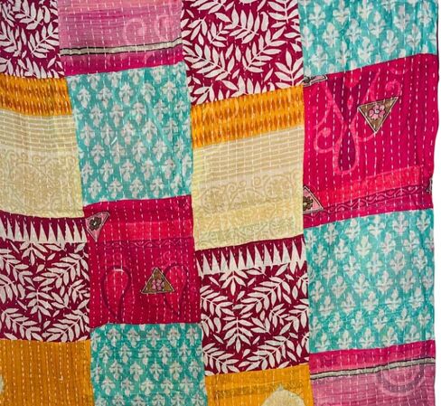 5 قطع من الأوشحة الهندية المطرزة Kantha القديمة المصنوعة يدويًا من القطن ذات الوجهين in Saudi Arabia