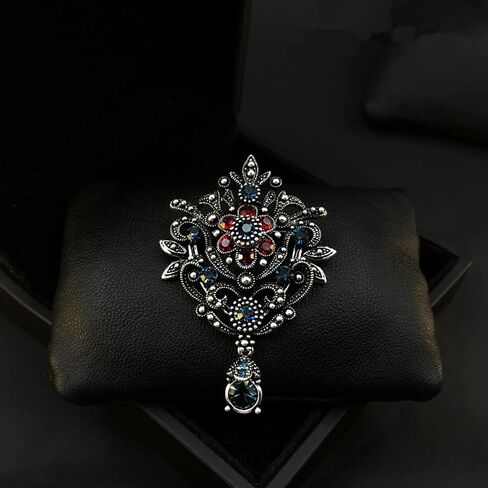 Dainty Brooch Pin for Women, Rhinestone Scarf Shawl Costume Brooches and Pins Flower Boutonniere Hat Bag Suit Dress Accessories Pearl Brooches Lapel Pins in Saudi Arabia