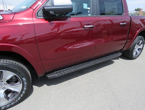 لوحات الجري HD Ridez Blow Moulding ذات الخطوات الجانبية المتوافقة مع Ford Maverick 2022-2024 (تشمل الطراز الهجين 2022-2024) in Saudi Arabia