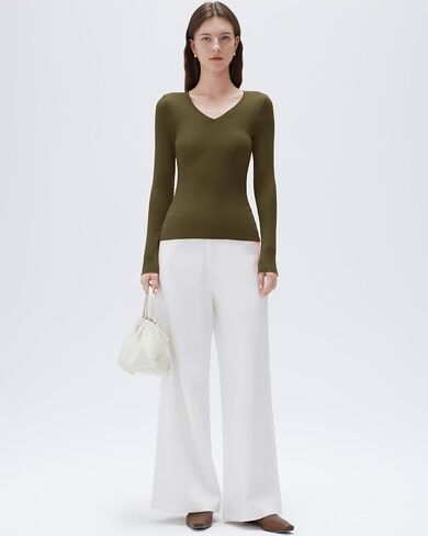 قميص SUUKSESS Cloud Cashmere للسيدات بياقة على شكل V وأكمام طويلة، قميص أساسي ناعم ومتماسك in Saudi Arabia