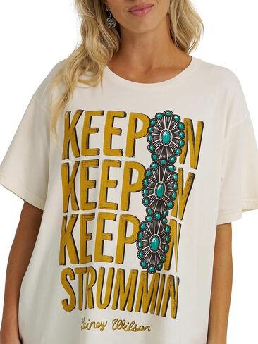تي شيرت Wrangler Lainey Wilson Keep On Keep On in Kuwait