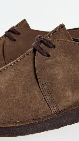حذاء رجالي من Clarks مصنوع من الجلد السويدي Desert Trek in Saudi Arabia