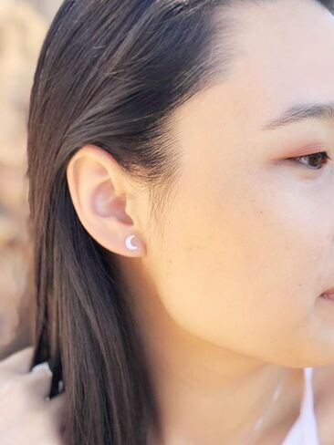 أقراط غير متطابقة على شكل نجوم وقمر من الفضة الإسترليني عيار 925 مع لمسة نهائية ذهبية in Kuwait