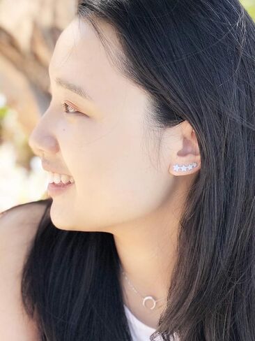 أقراط غير متطابقة على شكل نجوم وقمر من الفضة الإسترليني عيار 925 مع لمسة نهائية ذهبية in Kuwait