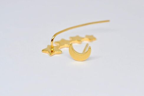 أقراط غير متطابقة على شكل نجوم وقمر من الفضة الإسترليني عيار 925 مع لمسة نهائية ذهبية in Kuwait