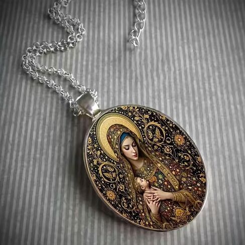 قلادة مشهد الميلاد من سبائك الزنك العتيقة - تصميم منحوت معقد مع مريم وجوزيف والطفل يسوع، احمل إيمانك أثناء التنقل، مناسبة للرجال والنساء قطعة واحدة in Kuwait