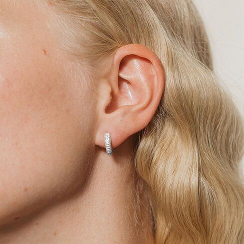 أقراط WFYOU الذهبية للنساء أقراط Huggie الصغيرة العصرية 14 قيراط مطلية بالذهب S925 أقراط من الفضة الاسترليني للنساء لا تسبب الحساسية قطرة متدلية من الماس زهرة زركونيا مكعبة أقراط مجوهرات هدايا in Kuwait