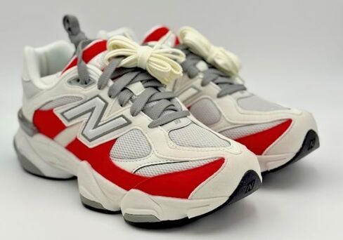 حذاء New Balance 9060 للأطفال الكبار (انعكاس أبيض وأحمر، 6.5) in Kuwait